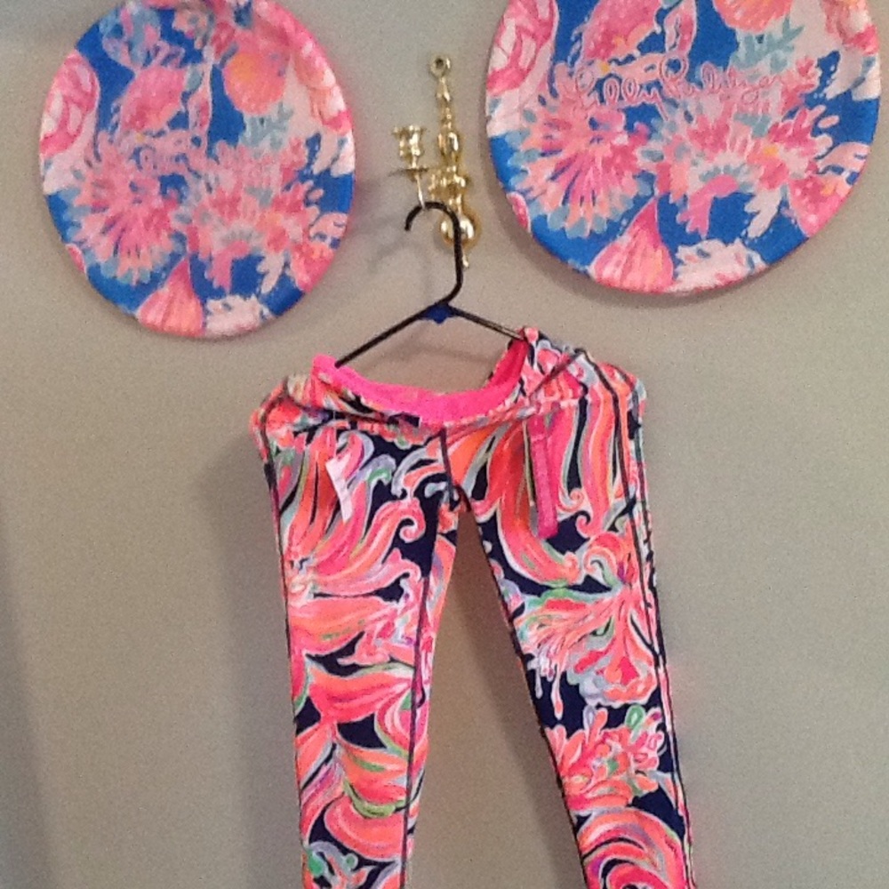 Lilly Pulitzer Luxletic legging. Resort navy.